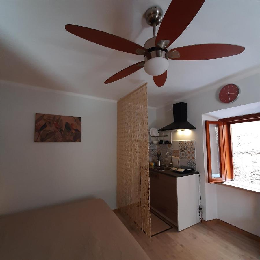 A Casa Di Carla Apartment Sonnino Luaran gambar