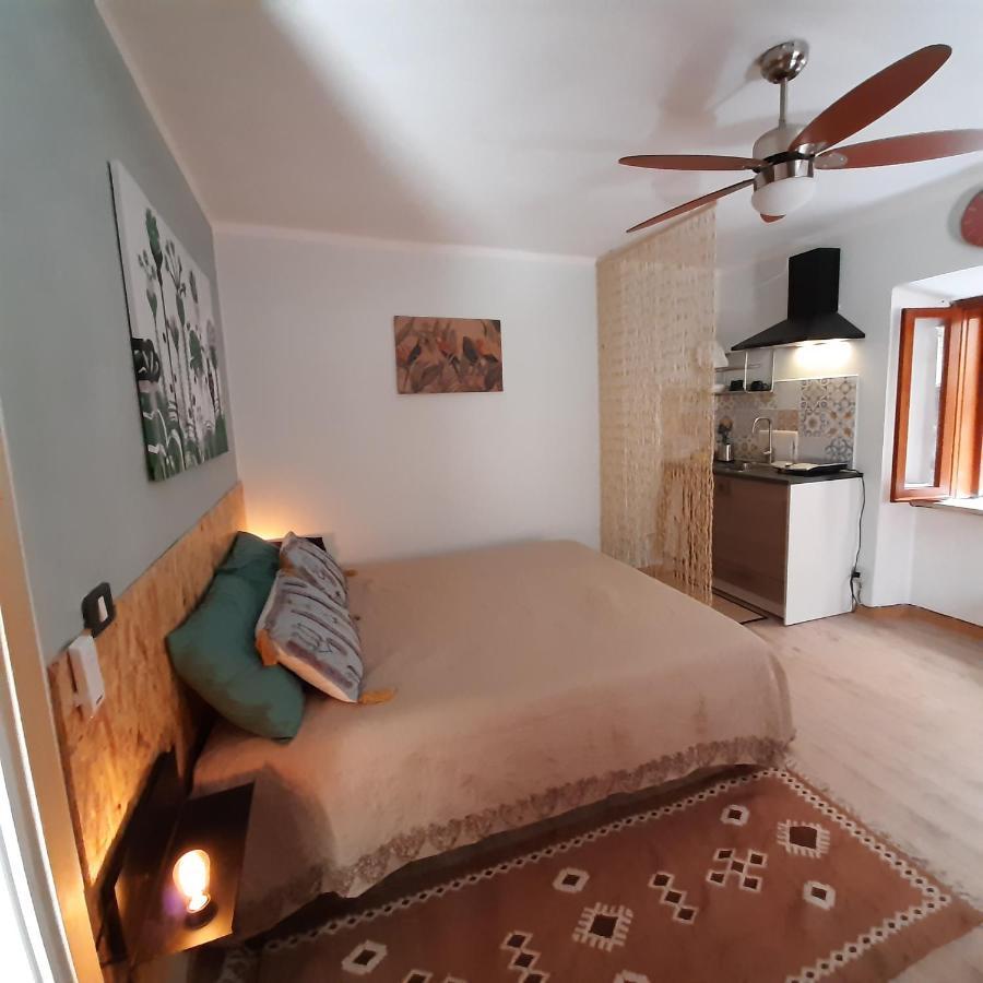 A Casa Di Carla Apartment Sonnino Luaran gambar